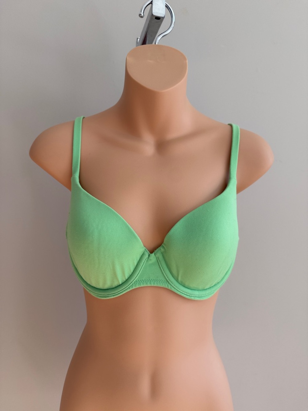 Victoria's Secret Body By Victoria Bra - Women Intimates Size 34C